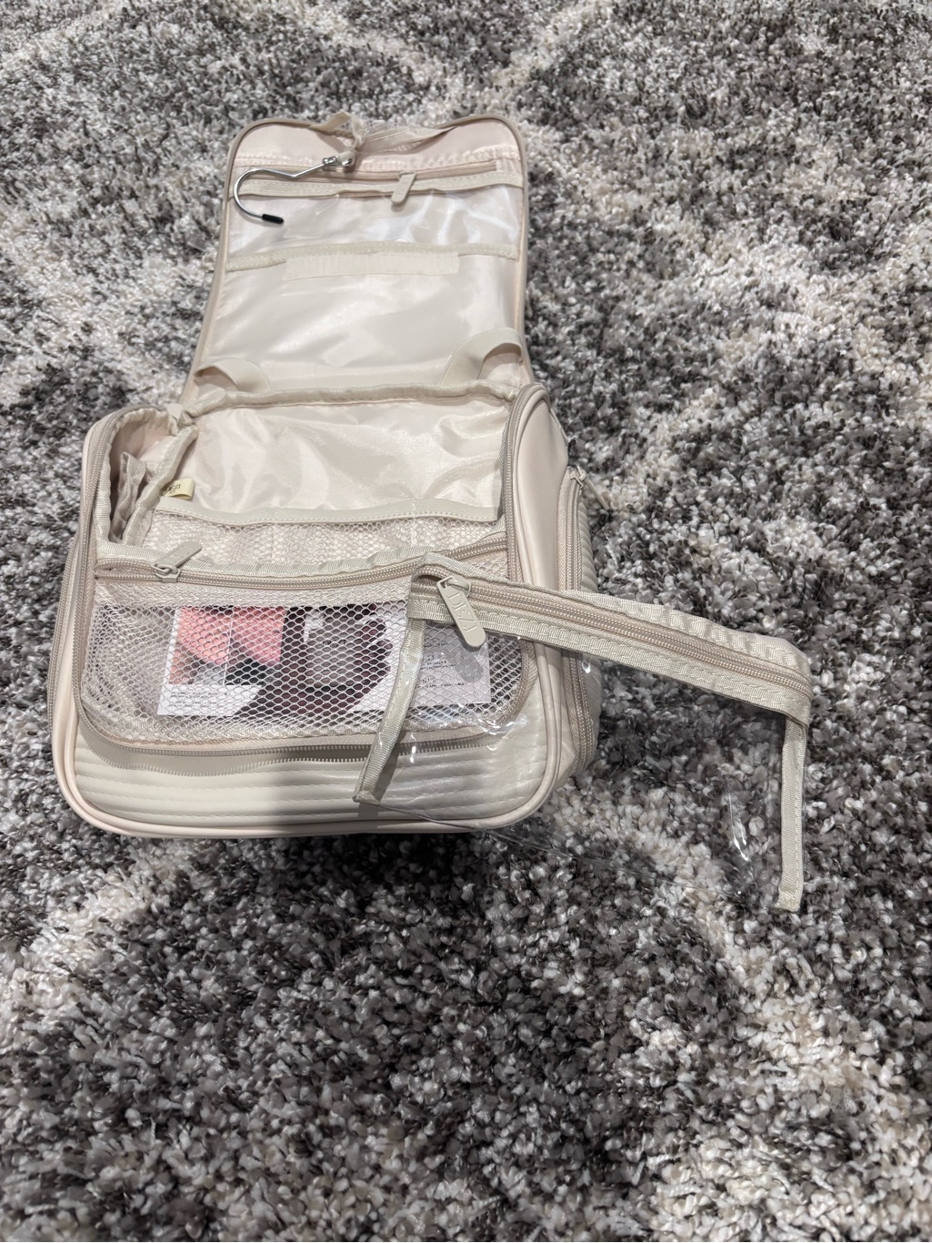Women’s Dezi Skin - Pack It All- Multi-Purpose Hanging Travel Bag — image 5 of 8